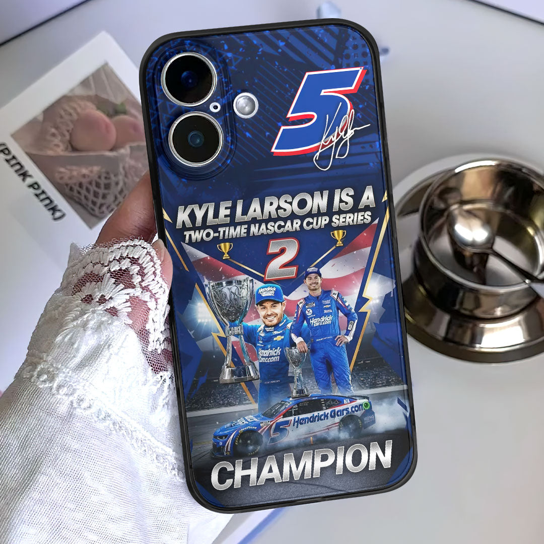 Kyle Larson 2025 NASCAR Cup Series Champion Phone Case – HOATT14508
