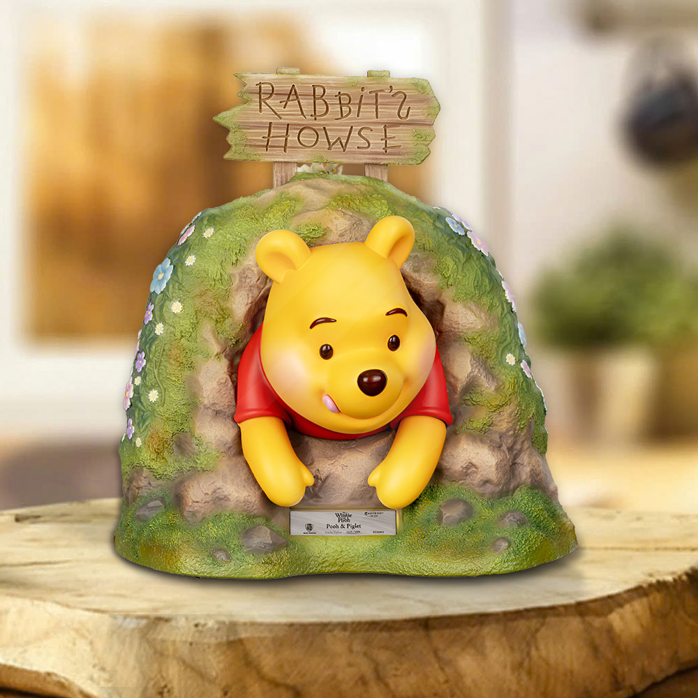 Winnie-the-Pooh Custom Shape Acrylic Plaque – TMTHU4039