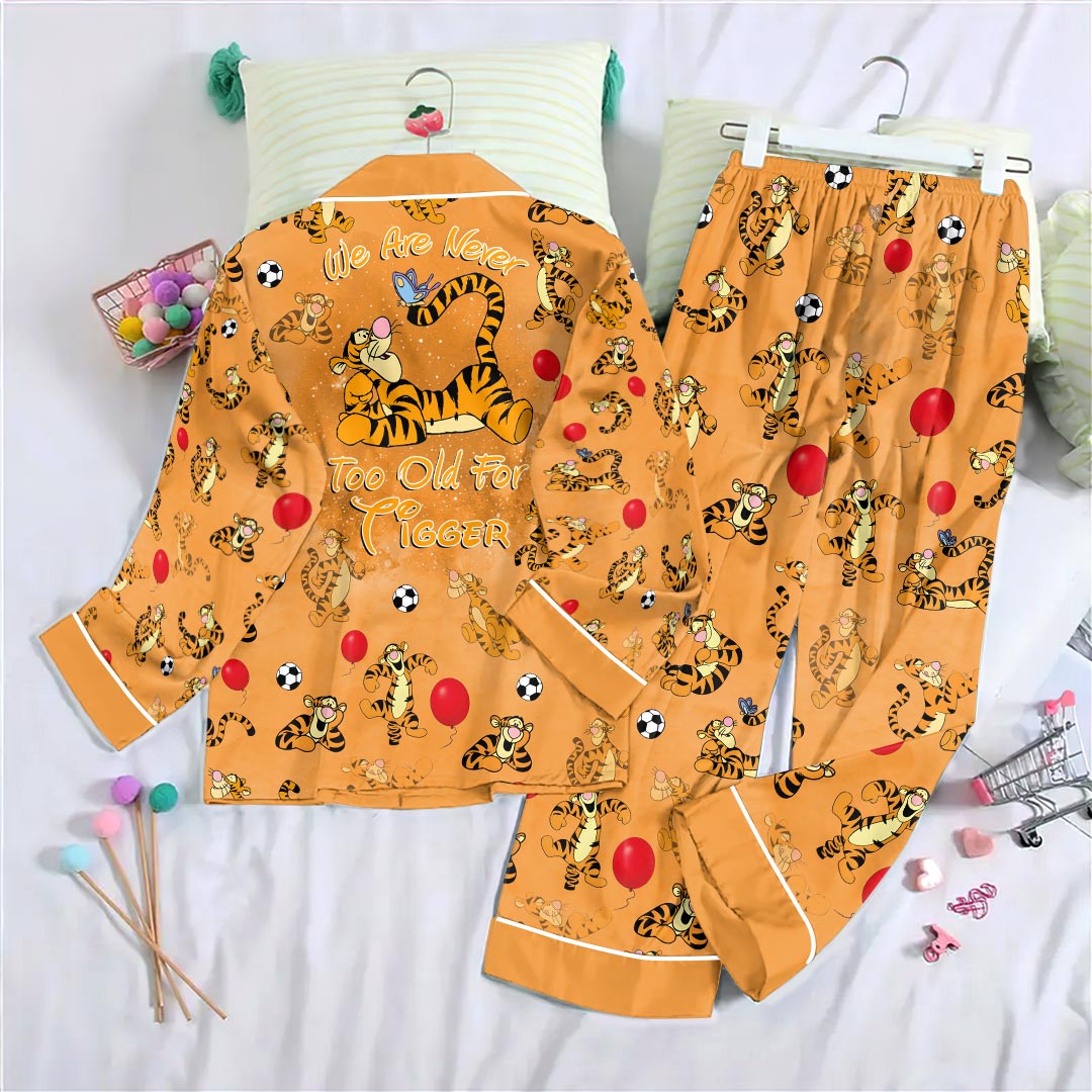 Winnie-the-Pooh x Tigger Satin Pajama Set with Piping – HOATT19984